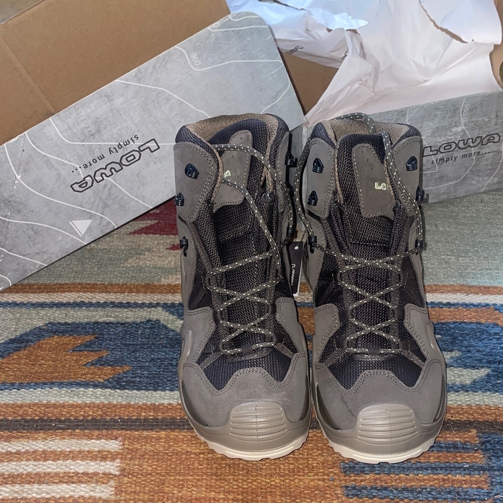 Lowa Women’s Zephyr GTX Mid Tan/Gray Hiking Boots